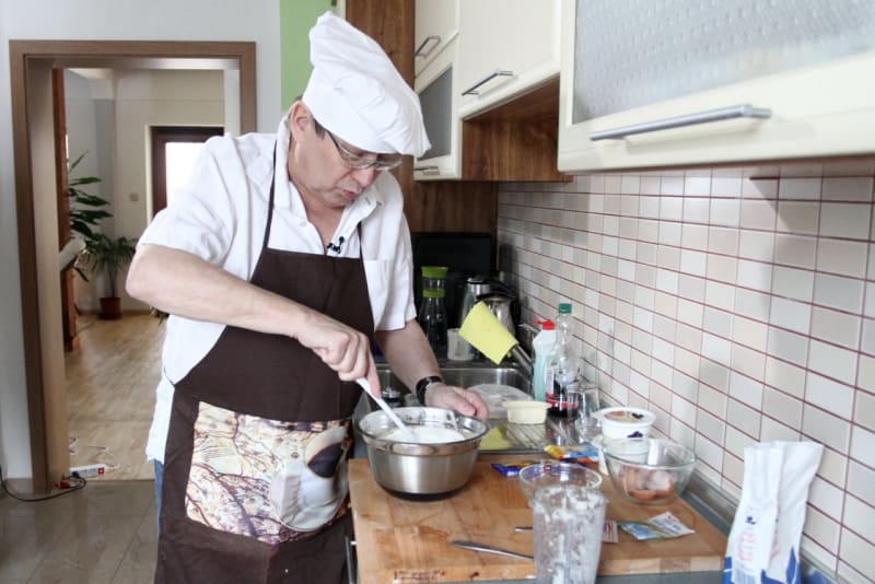 Josef Alois Náhlovský má na vaření speciální čapku