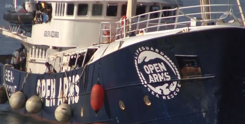 Itálie a Malta odmítly vpustit do přístavu loď záchranářů s migranty 2