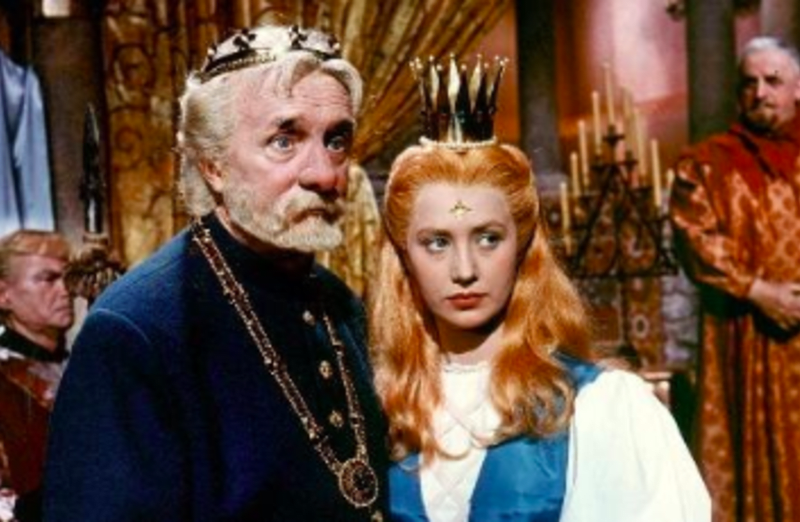 František Smolík v roli krále s Marií Kyselkovou v pohádce Princezna se zlatou hvězdou.