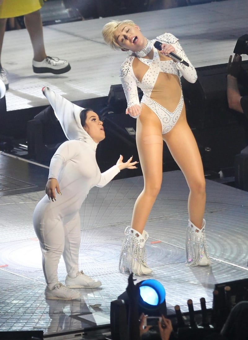 Miley Cyrus s trpaslíkem...