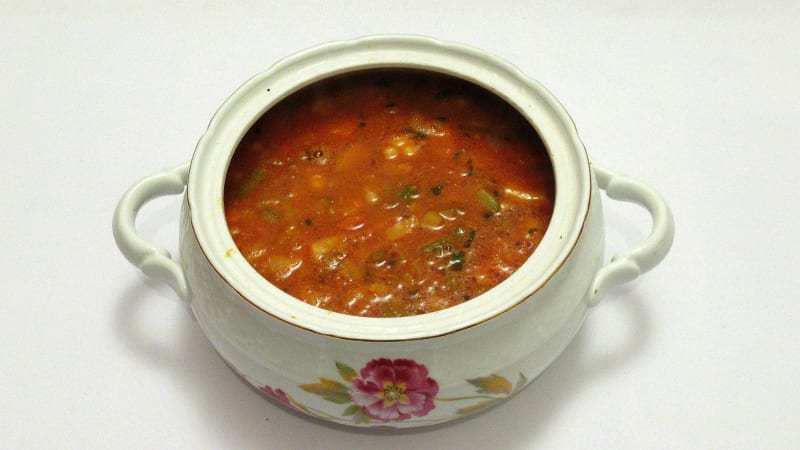 Prostřeno: Italská minestrone sypaná parmezánem