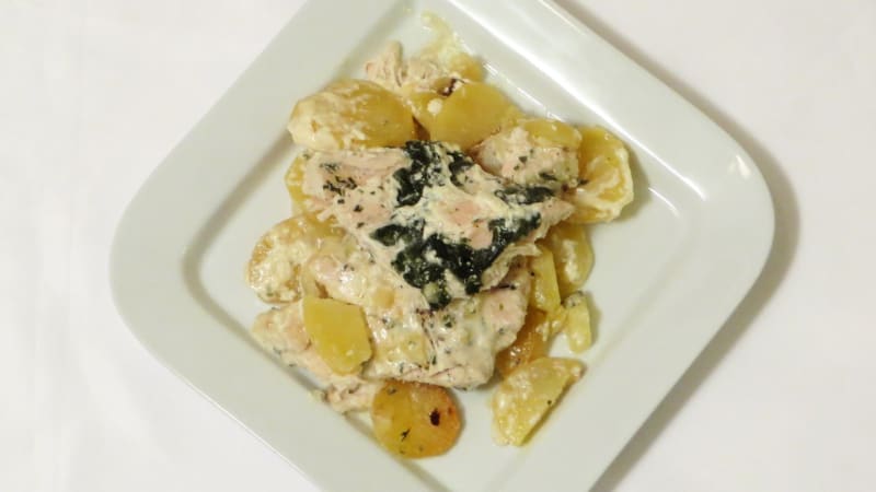Prostřeno: Smetanové brambory s kuřecím masem, špenátem a gorgonzolou