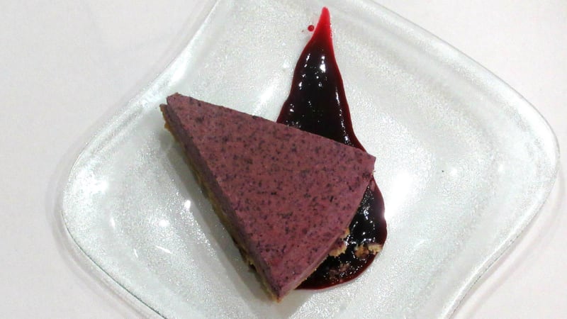 Prostřeno: Borůvkový raw cake