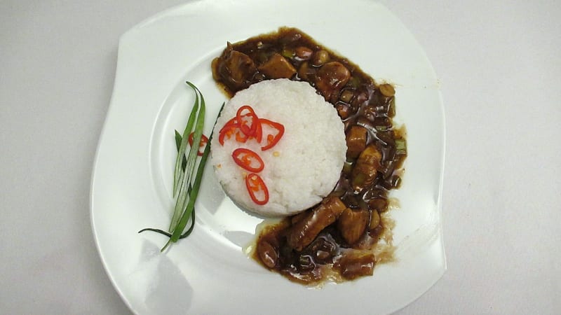 Prostřeno: Kuře KUNG PAO s rýží