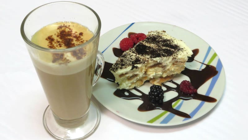 Prostřeno: Tiramisu s karamelovým latté