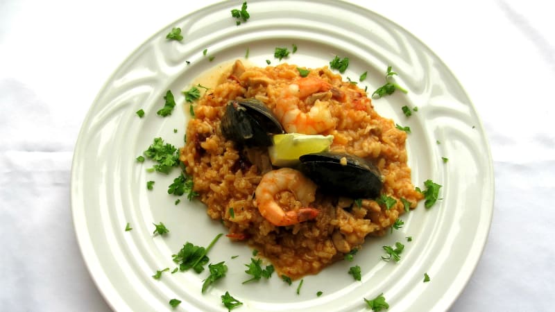 Prostřeno: Paella s mořskými plody