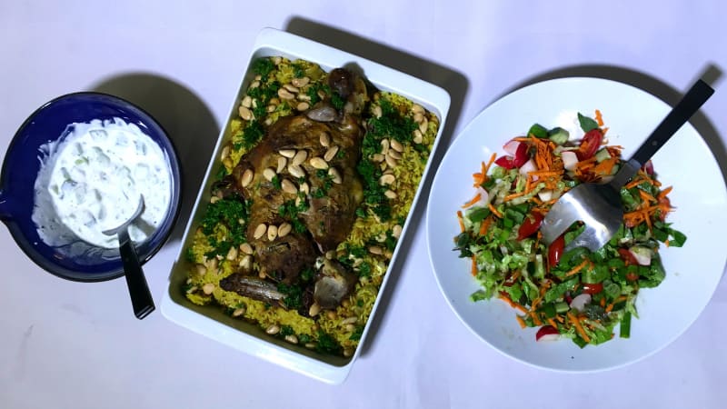 Prostřeno: Kedra - pečená žlutá rýže s hovězím a jehněčím masem s cizrnou, cibulkou, kmínem a kurkumou