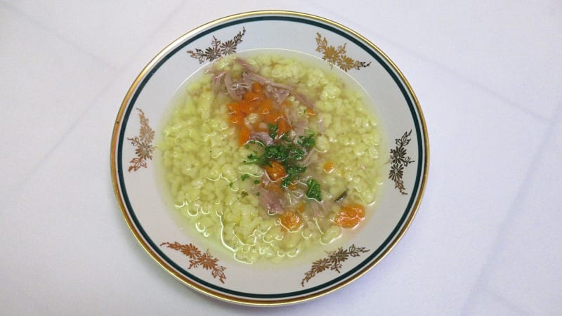Prostřeno: Vepřová polévka s domácím drobením