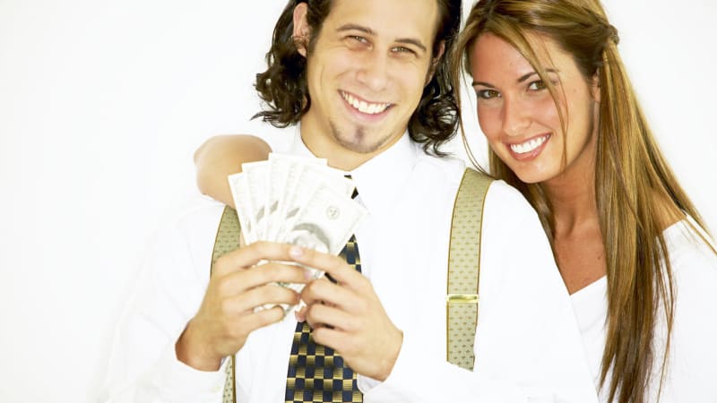 Nenechte peníze zničit vaše manželství. Může ho ohrozit společný účet?