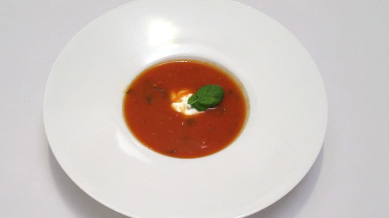 Prostřeno: Tomatová polévka s parmezánem