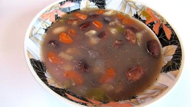 Prostřeno: Fazolovo-hovězí polévka