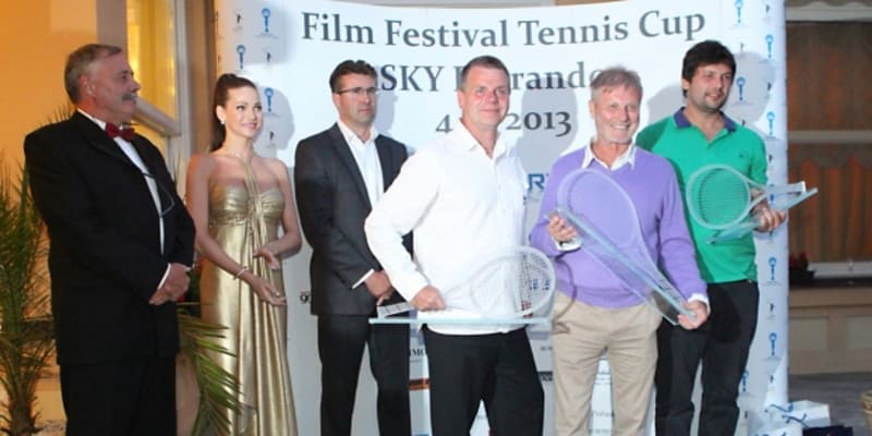 Zdeněk Merta vyhrál tenisový turnaj, který společnost Euronova Group tradičně pořádá  v Karlových Varech v rámci filmového festivalu již od roku 1997