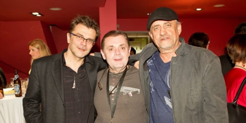 Roman Štolpa, Mojmír Maděrič a Richard Tesařík (zleva) slavili premiéru hry Medvěd(i) aneb všechno je jinak