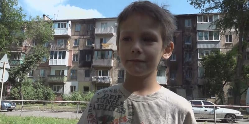 Sedmiletý Ukrajinec promluvil o ostřelování města Kryvyj Rih.