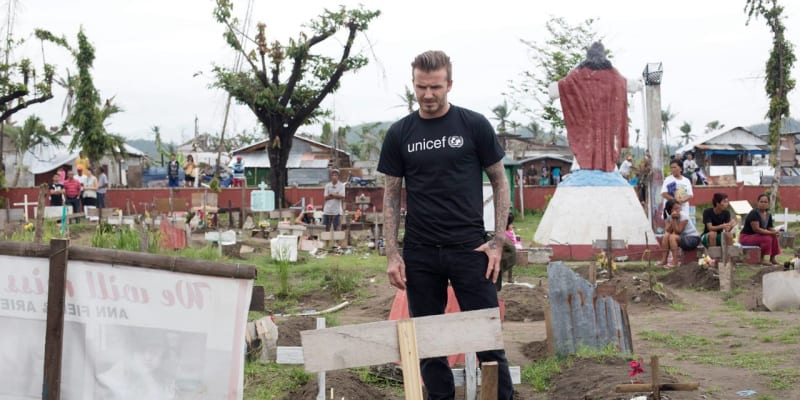 David Beckham se přišel podívat na Filipíny a místní hřbitov