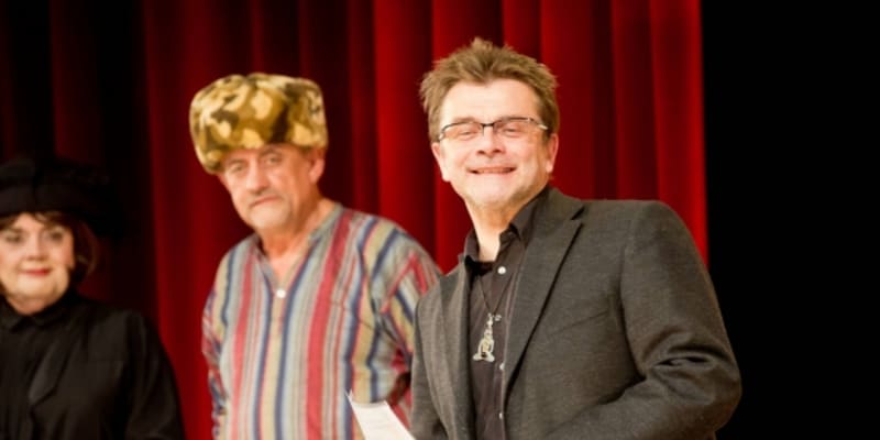 Roma Štolpa (vpravo) a Richard Tesařík na premiéře hry Medvěd(i) aneb všechno je jinak