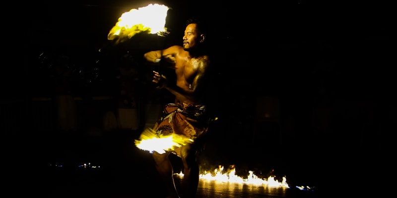 Tradiční tanec s ohněm, Samoa