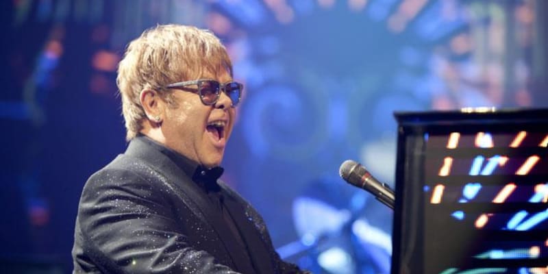 Elton John a jeho nepostradatelný klavír