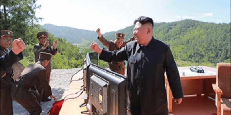 Severní Korea prý úspěšně otestovala mezikontinentální střelu