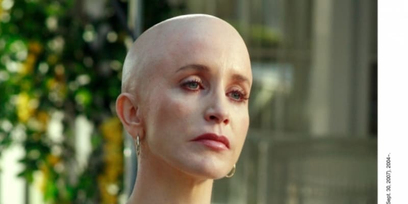 Felicity Huffman onemocněla rakovinou a kvůli chemoterapii přišla o dlouhé blond vlasy