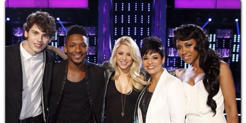 Zpěvačka Shakira a její tým