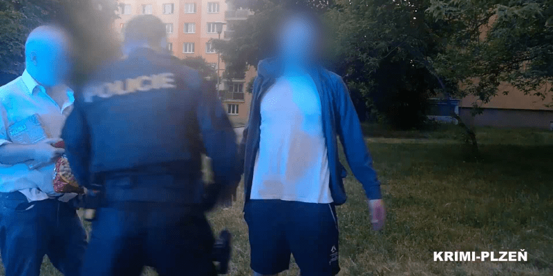 Cizinec v Plzni napadl ženu a muže. Podle svědků vykřikoval, že je Ukrajinec a bojovník od Mariupolu.