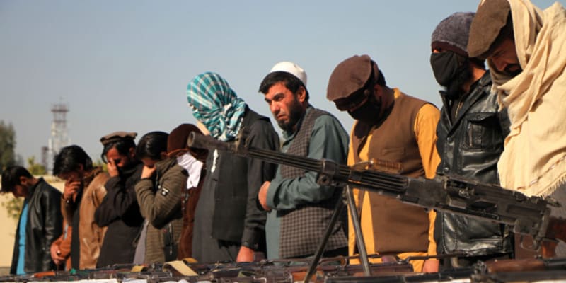 Bojovníci Tálibánu ve měste Džalálábád