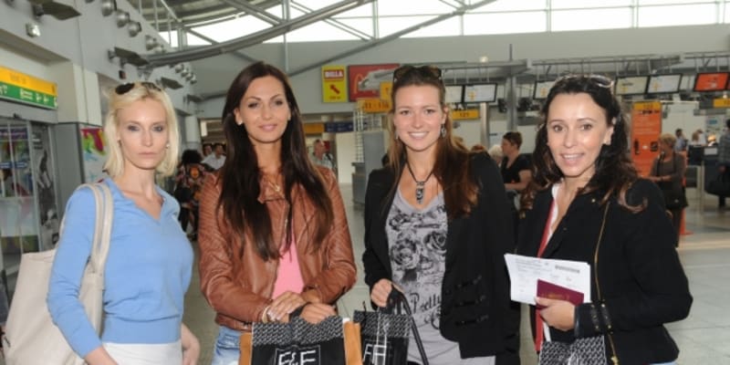 Bára Kolářová, Eliška Bučková, Eva Čerešňáková a Heidi Janků (zleva) na výletě do Londýna