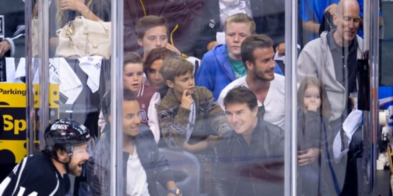 Tom Cruise přišel na hokejový zápas se svým kamarádem