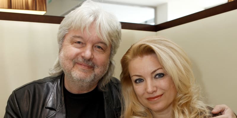 Eva Vejmělková s manželem Dušanem Rapošem