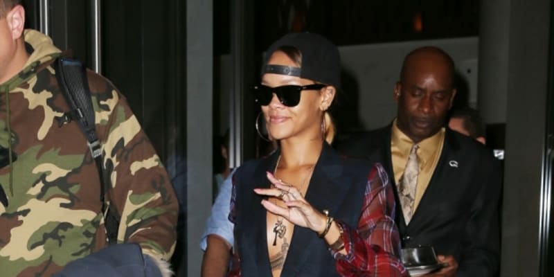 Rihanna v kabátu návrháře Driese van Notena