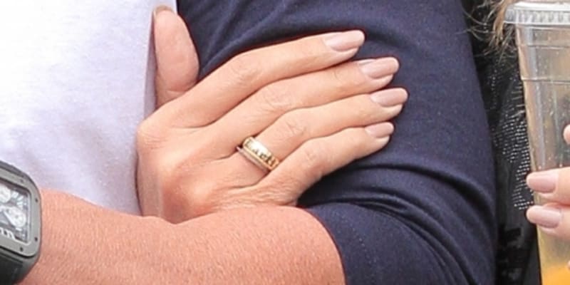 Prsten s diamanty, kterým se Heidi chlubí, prý není zásnubní