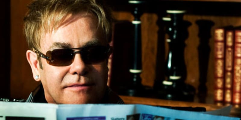 Elton John si vychutnává čas odpočinku