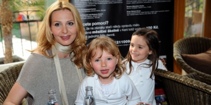 Ivana Gottová s dcerami Chatlotte (vpravo) a Nelly