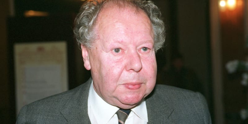 Vladimír Krška zemřel 12. února roku 1999 ve věku 74 let. Letos v červenci od jeho narození uplyne 99 let. 