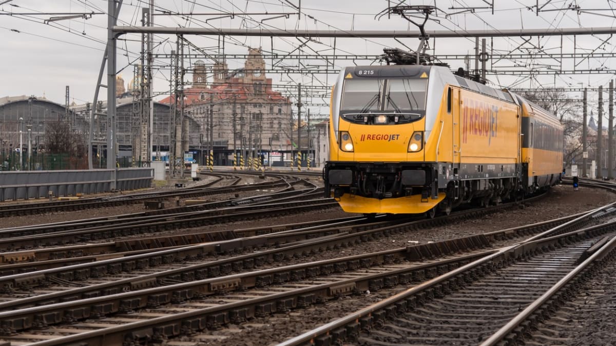 Vlakový souprava na pražském Hlavním nádraží