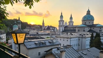 Salzburg: Lanovkou na největší pevnost, výhled na Alpy a pravé Mozartovy koule