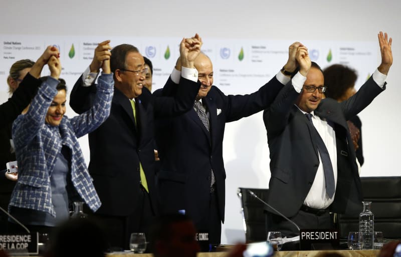 Klimatická konference OSN v Paříži v roce 2015. Státníci podepsali dohodu o snižování emisí plynu.