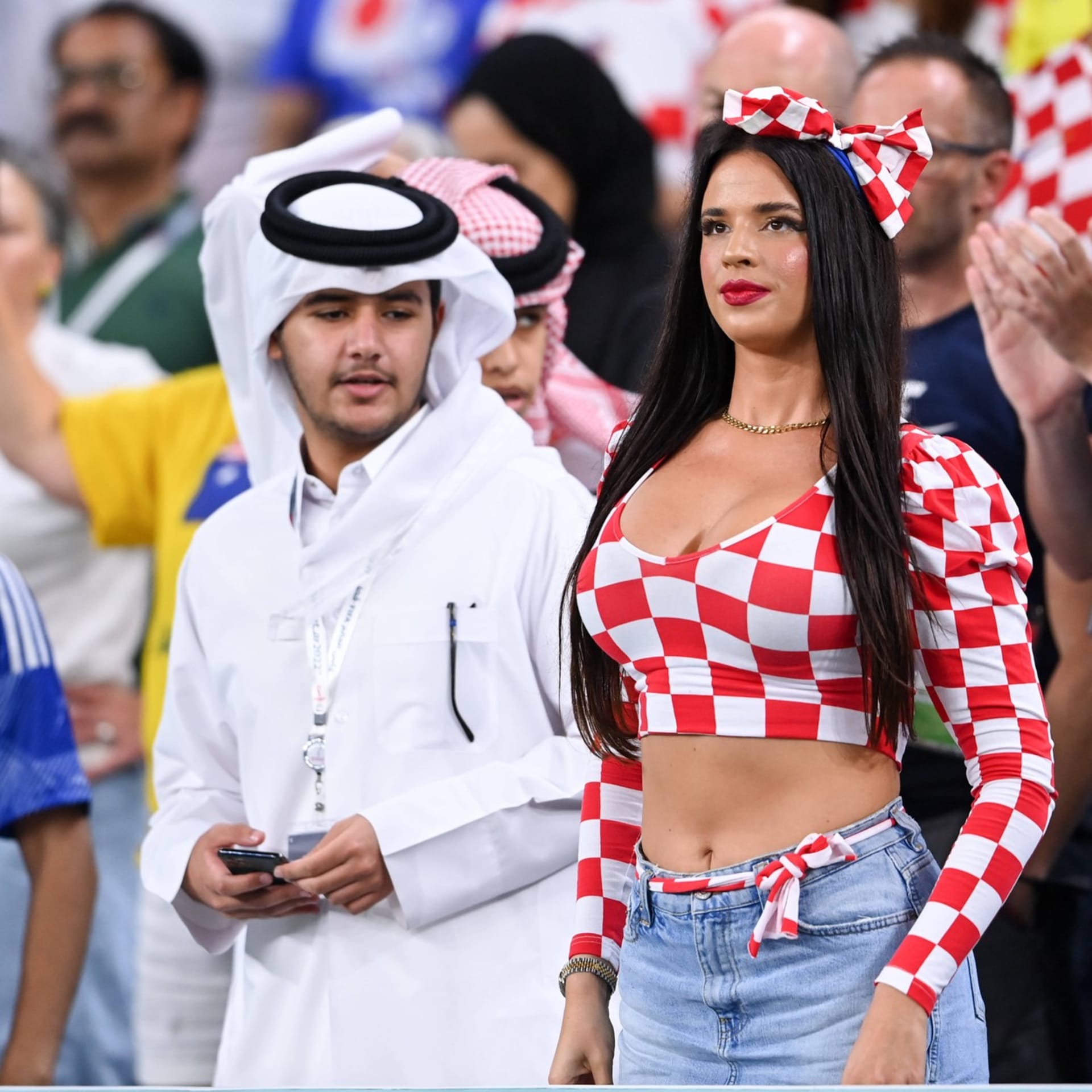 Na blížící se fotbalové Euro se těší statisíce fanoušků. Do Německa by měla dorazit i modelka Ivana Knöllová, která je skalní fanynkou chorvatské reprezentace. O pozdvižení se postarala již na šampionátu v Kataru svými odvážnými outfity.