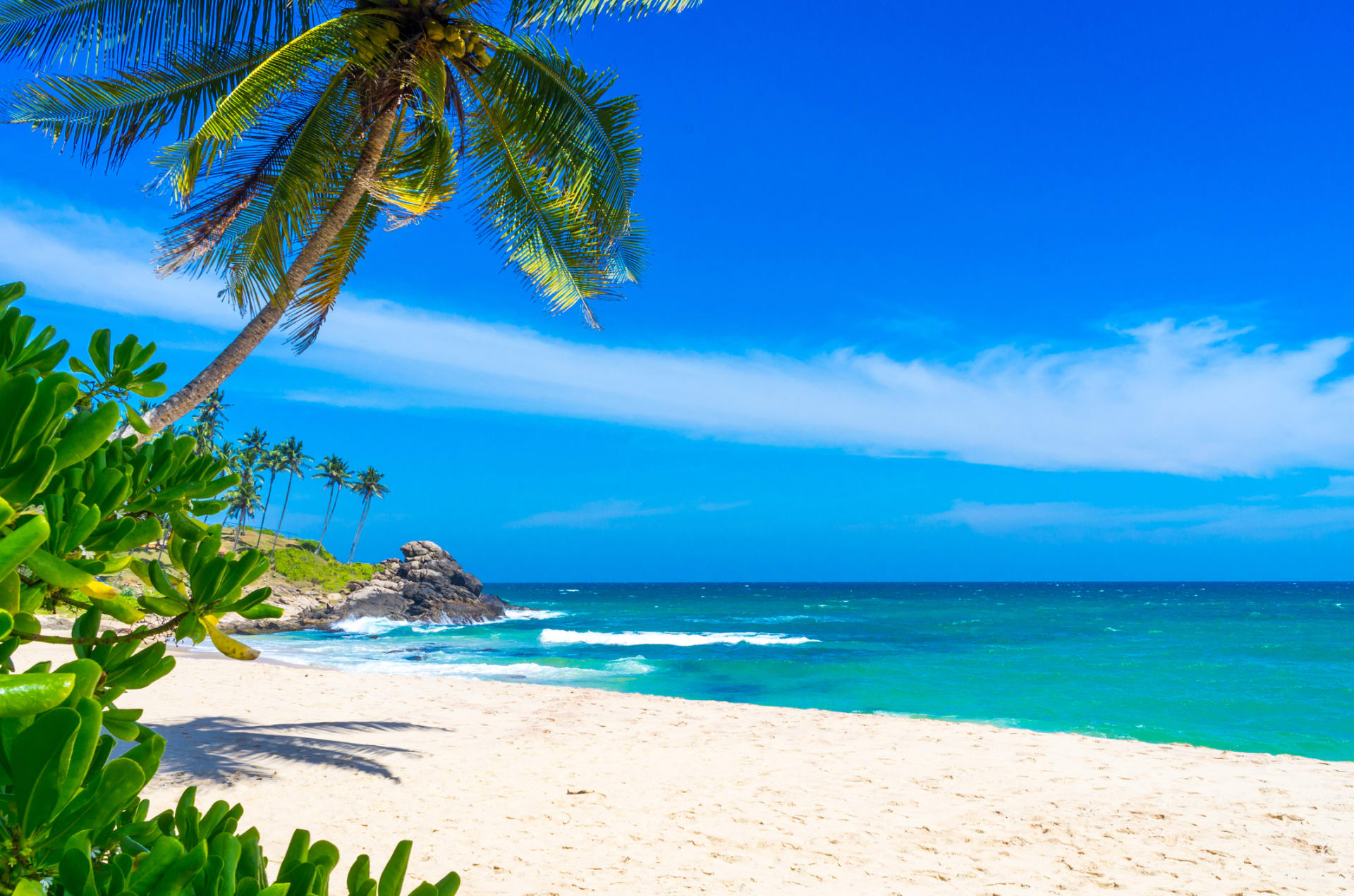 Snové pláže, panenská příroda a v neposlední řadě usměvaví lidé s otevřeným srdcem. To je Srí Lanka
