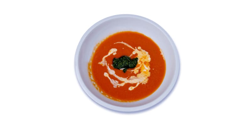 Tomatová polévka s bazalkovým pestem