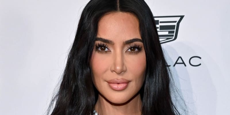 Kim Kardashian je sexy a svých předností umí náležitě využít. 