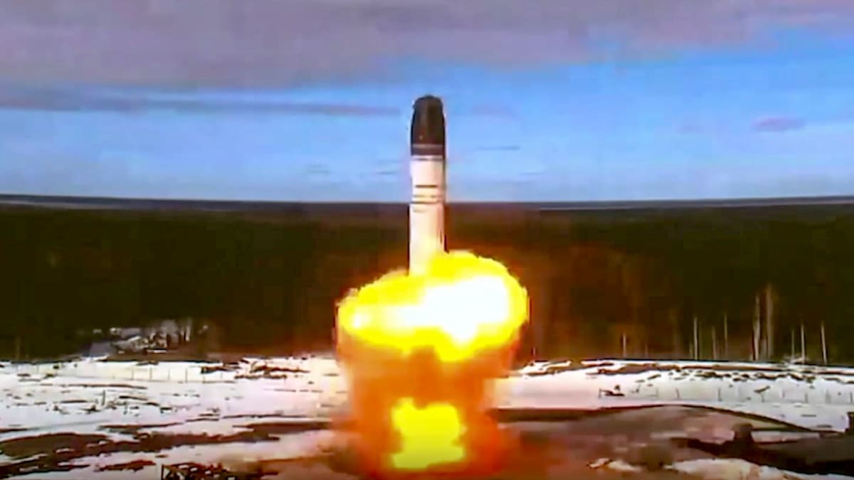 Rusko úspěšně vyzkoušelo novou balistickou raketu Sarmat.