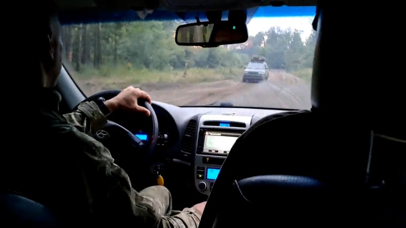Matyáš Zrno se během noci společně s ukrajinskými vojáky nacházel v Serebrjanskému lese, který ruští okupanti v případě příznivého počasí neustále ostřelují.