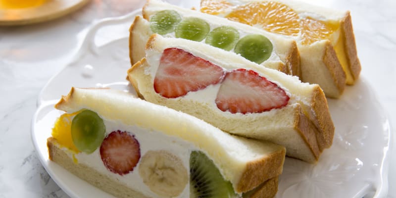 Japonský ovocný sendvič Sando se šlehačkou