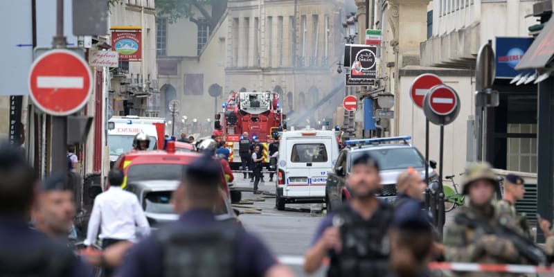 Výbuch zničil americkou hudební školu v Paříži. 