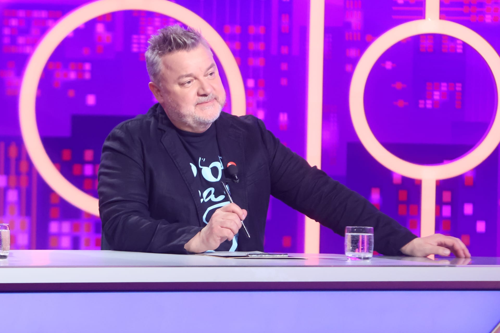 Miloš Pokorný jako jeden z panelistů v zábavné show Inkognito.