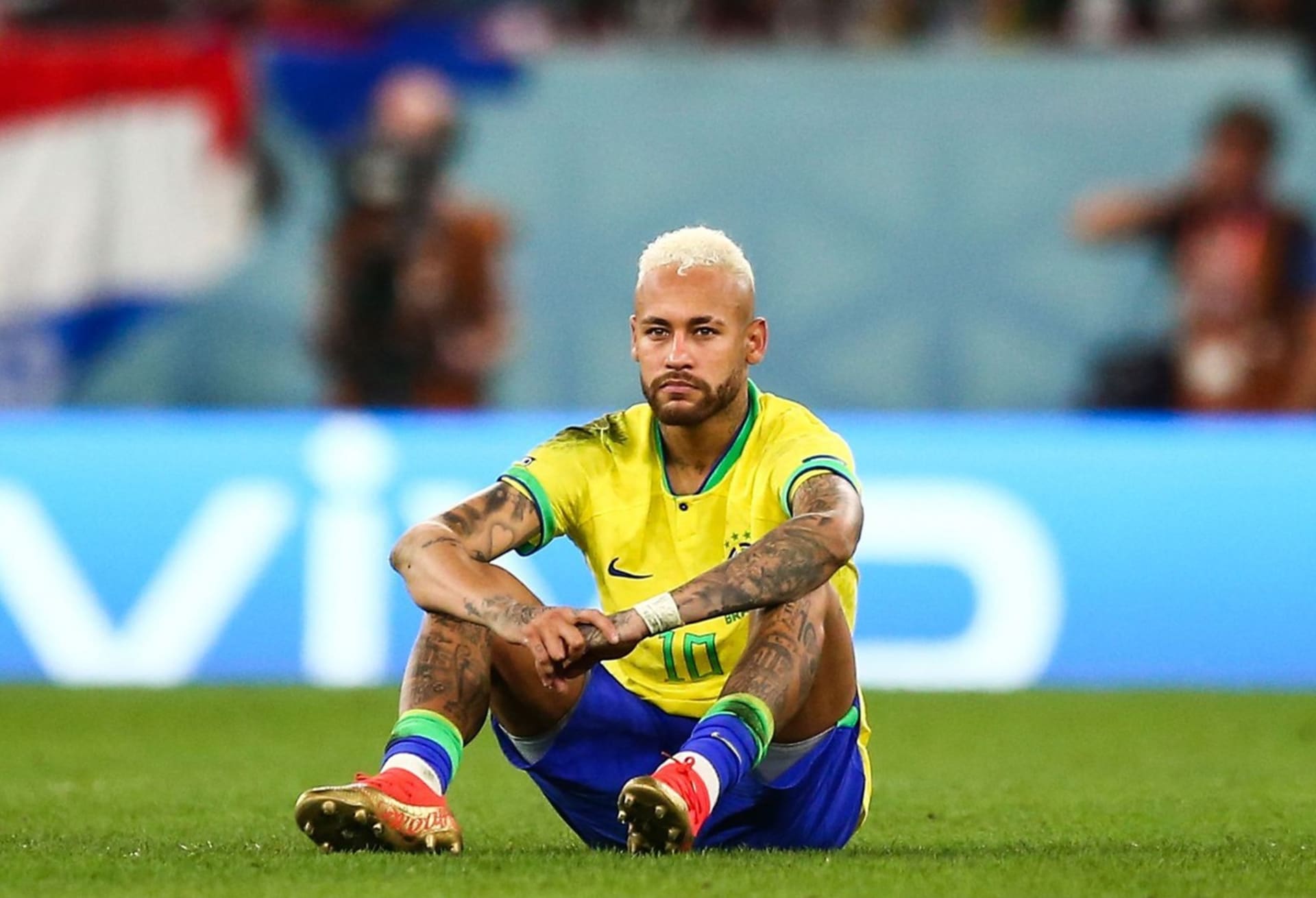 Neymar dostal povolení podvádět svou přítelkyni.