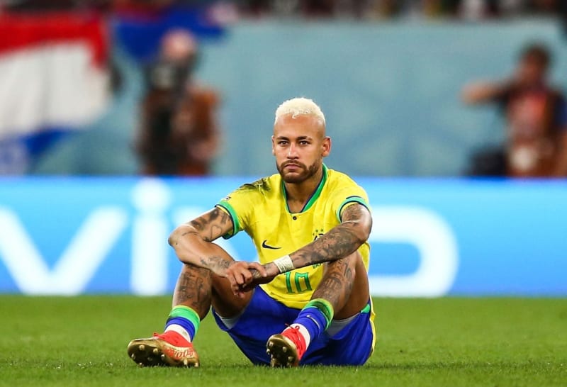 Neymar dostal povolení podvádět svou přítelkyni.