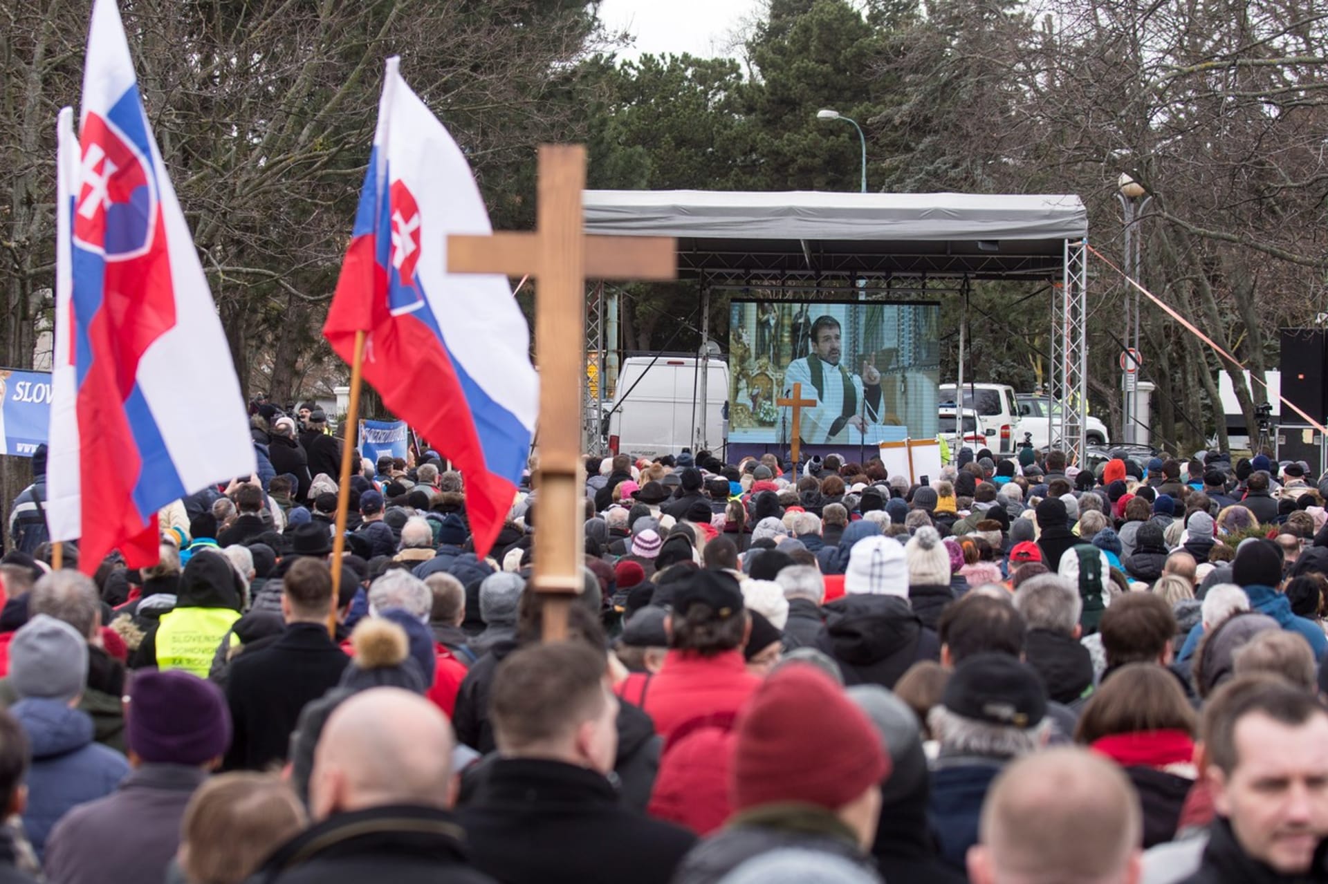 Demonstrace věřících Slováků na modlitebním shromáždění proti přijetí Istanbulské úmluvy. Bratislava, únor 2020